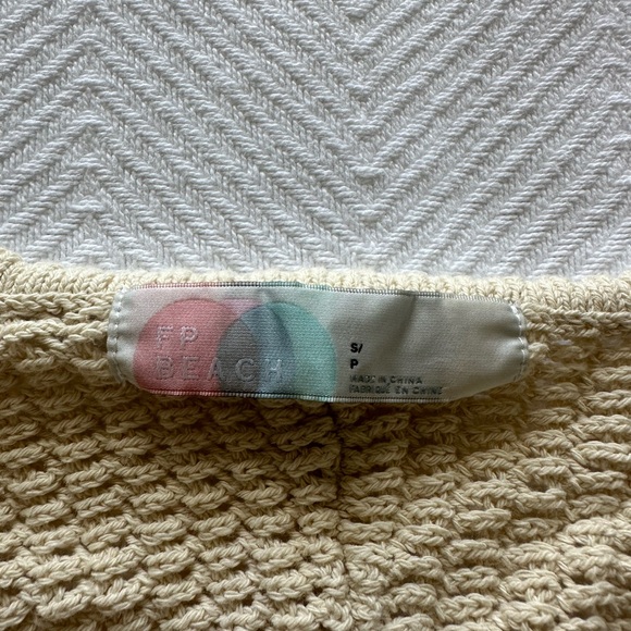 Free people beach cropped sweater top - Picture 2 of 3